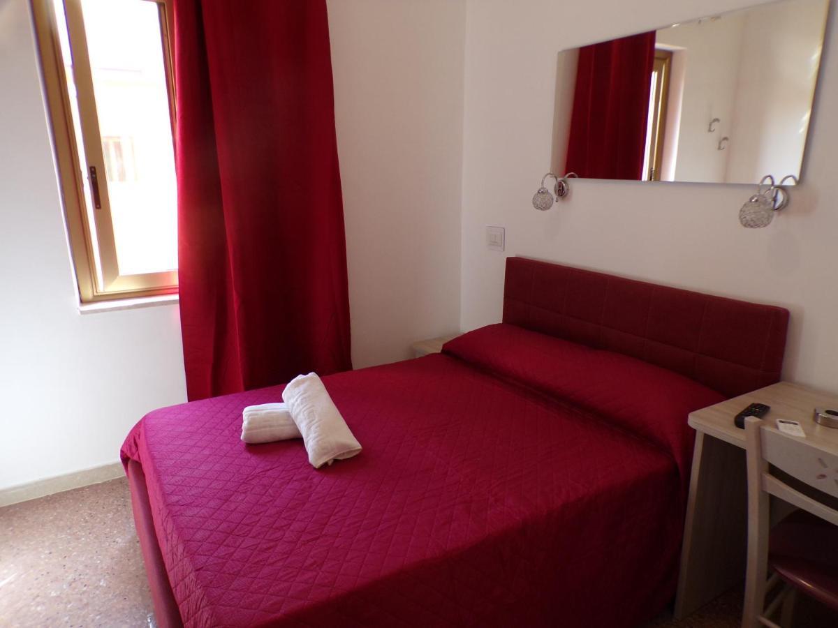 Nuova Aurora Rent Rooms Roccalumera Esterno foto