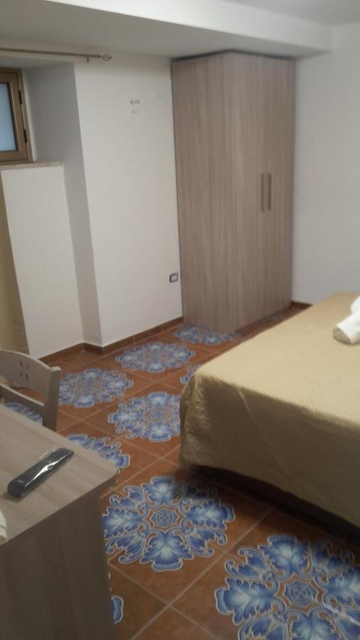 Nuova Aurora Rent Rooms Roccalumera Esterno foto