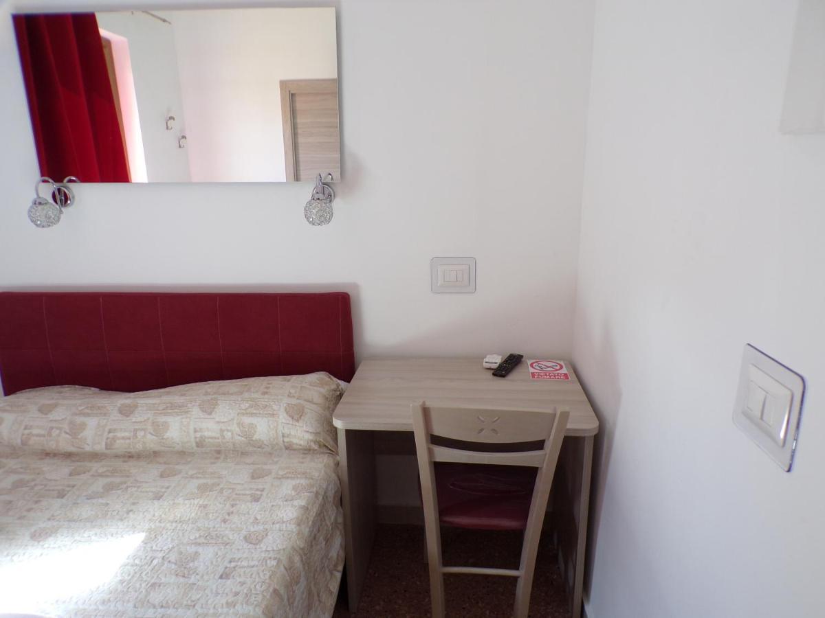 Nuova Aurora Rent Rooms Roccalumera Esterno foto